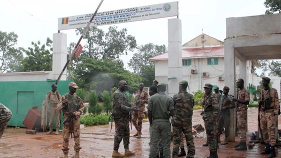 File photo taken October 3, 2013 of Malian troops at the Kati base in Mali. © Habibou Kouyate, AFP