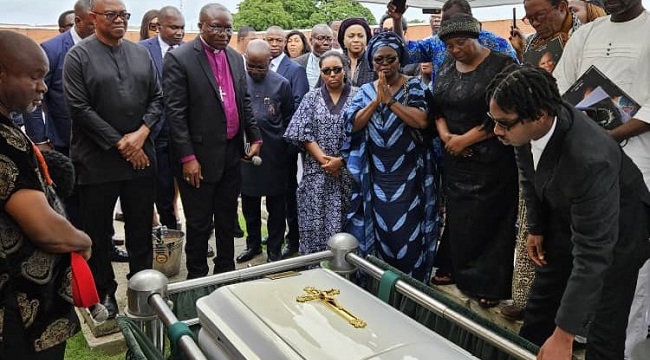 The remains of Onyeka Onwenu being laid down the grave in Lagos on Friday, August 30, 2024. X/@PeterObi