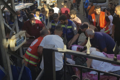 Civil Defense first-responders carry a man who was wounded after his handheld pager exploded, in the southern port city of Sidon, Lebanon, Tuesday, Sept. 17, 2024. © AP Photo