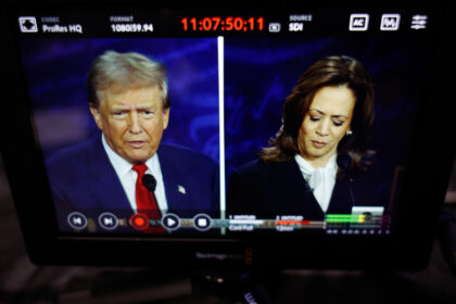 Donald Trump and Kamala Harris, Republican and Democratic presidential nominees, are seen on a screen as they debate at The National Constitution Center on September 10, 2024 in Philadelphia, Pennsylvania. © Getty Images