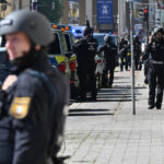 Police officers during a major operation in Munich city center near the Israeli Consulate General on September 5, 2024, Bavaria, Munich. © Peter Kneffel / picture alliance via Getty Images