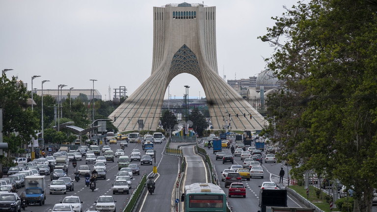 The Azadi (Freedom) Monument in Tehran, © Getty Images / Morteza Nikoubazl