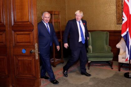 British Foreign Secretary Boris Jonhson meets Israeli Prime Minister Benjamin Netanyahu at the Foreign Office on November 2, 2017. © Darren Staples / WPA Pool via Getty Images