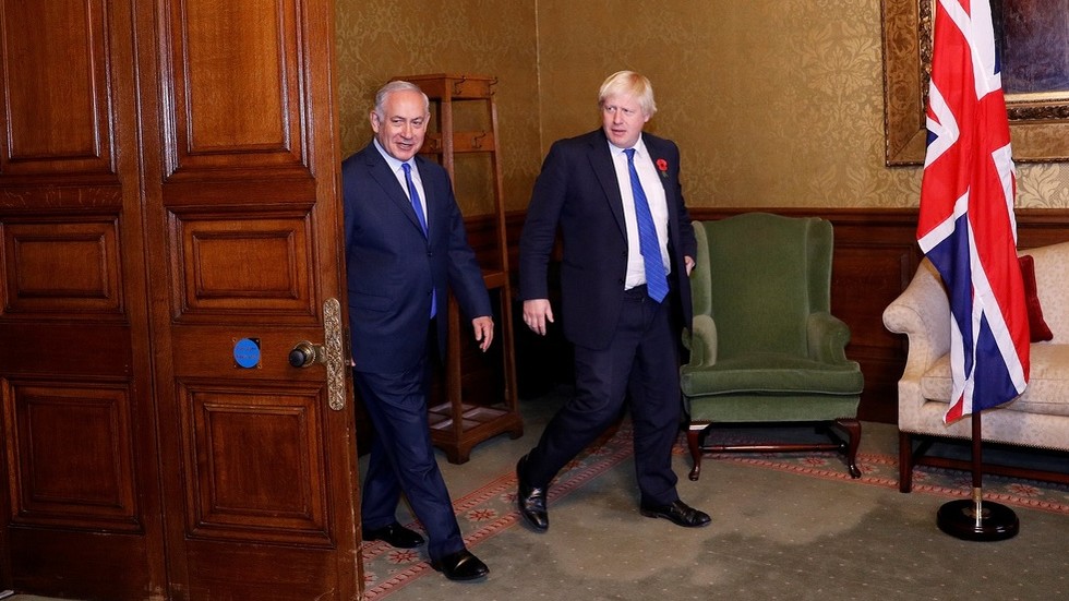 British Foreign Secretary Boris Jonhson meets Israeli Prime Minister Benjamin Netanyahu at the Foreign Office on November 2, 2017. © Darren Staples / WPA Pool via Getty Images