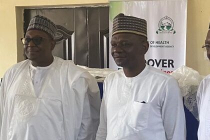 Health Minister Ali Pate (L) and other government officials in Abuja on October 17, 2024