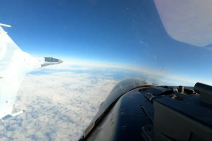 WATCH Russian fighter jet push US F-16 away from nuclear bomber