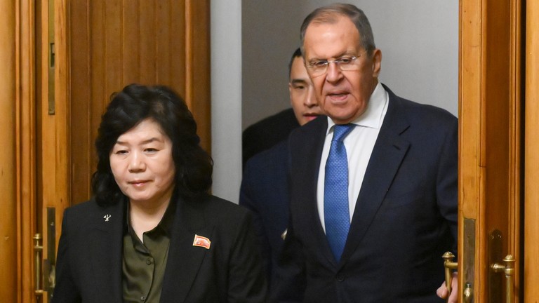 North Korean Foreign Minister Choe Son Hui and Russian Foreign Minister Sergey Lavrov arrive for their meeting in Moscow, Russia. © Sputnik/Ilya Pitalev