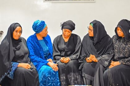 Remi Tinubu, Others Pay Condolence Visit To Home Of Late COAS Lagbaja