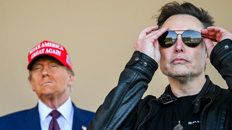 Donald Trump and Elon Musk watch the launch of a SpaceX Starship rocket on November 19, 2024 in Brownsville, Texas. © Brandon Bell/Getty Images