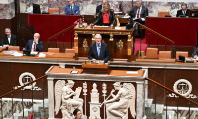 French Prime Minister Michel Barnier delivers a speech during the debate prior to the no-confidence votes © Getty Images