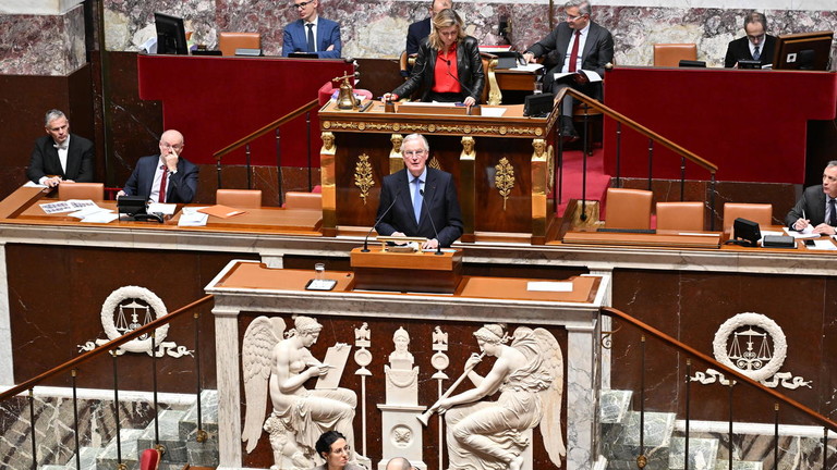 French Prime Minister Michel Barnier delivers a speech during the debate prior to the no-confidence votes © Getty Images