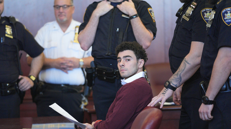 Luigi Mangione in the Manhattan Criminal Court, New York City, December 23, 2024. © Curtis Means / Getty Images