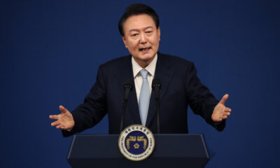 FILE PHOTO: South Korean President Yoon Suk-yeol delivers a speech. © Getty Images / Chung Sung-Jun