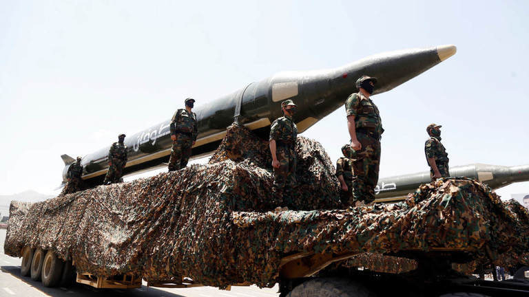 File photo: Yemen's Houthis show off a missile at a parade in the capital Sana'a, September 21, 2023. © Mohammed Hamoud/Getty Images