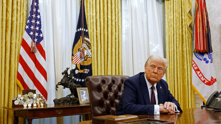 US President Donald Trump in the Oval Office of the White House on January 23, 2025 in Washington, DC / Anna Moneymaker © Getty Images