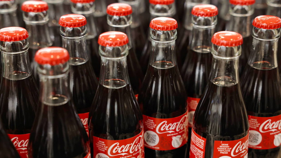 FILE PHOTO of Coca-Cola bottles. © Getty Images / imago-images.de/ Global Look Press